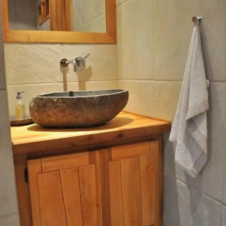 Alpesi faház Stylish Traditional Chalet With Modern Amenities *
