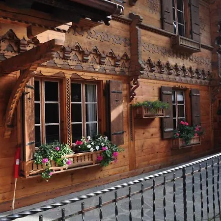 Stylish Traditional Chalet With Modern Amenities Dağ evi