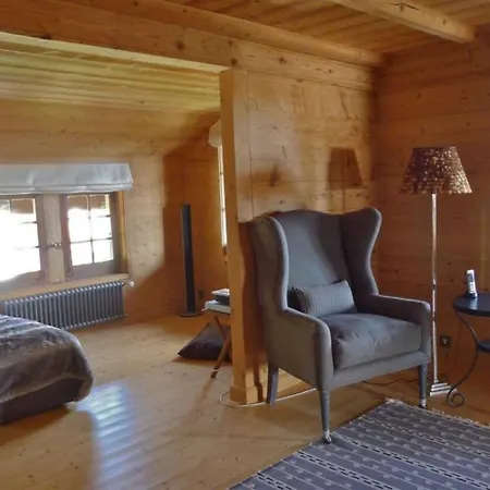 Stylish Traditional Chalet With Modern Amenities Dağ evi *