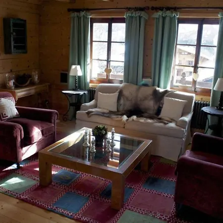 Dağ evi Stylish Traditional Chalet With Modern Amenities *